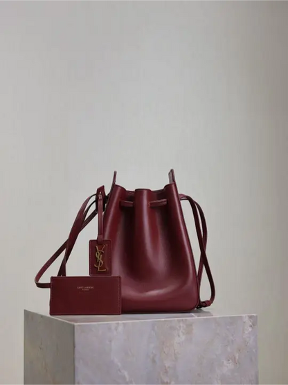 bucket bag in leather