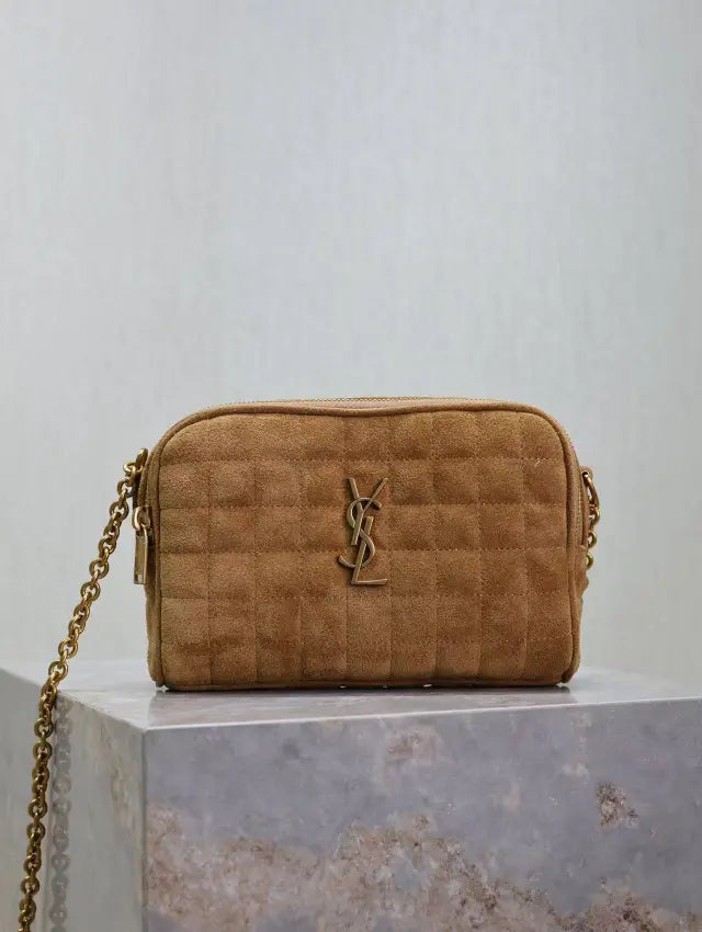 CASSANDRE MATELASSÉ CARRÉ camera bag