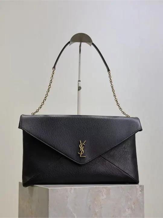 LE CASSANDRE series envelope chain clutch