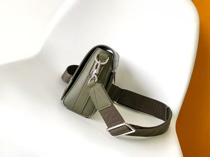 Takeoff Messenger bag M25125