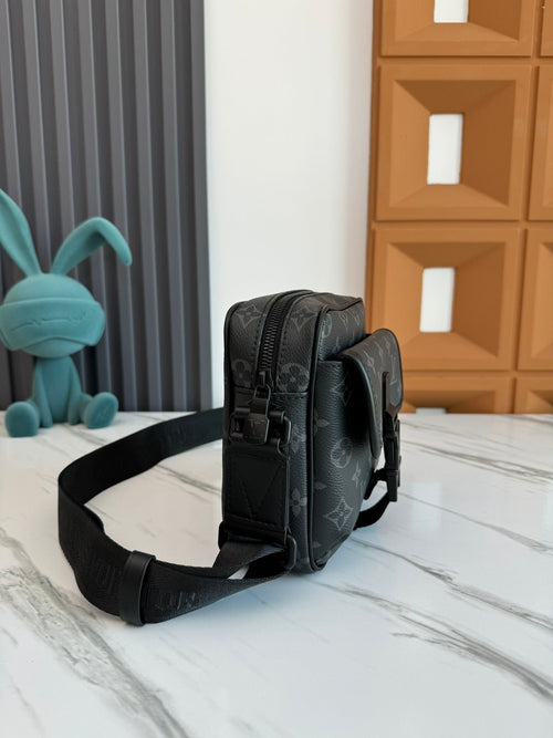 Getaway Messenger Bag M12518