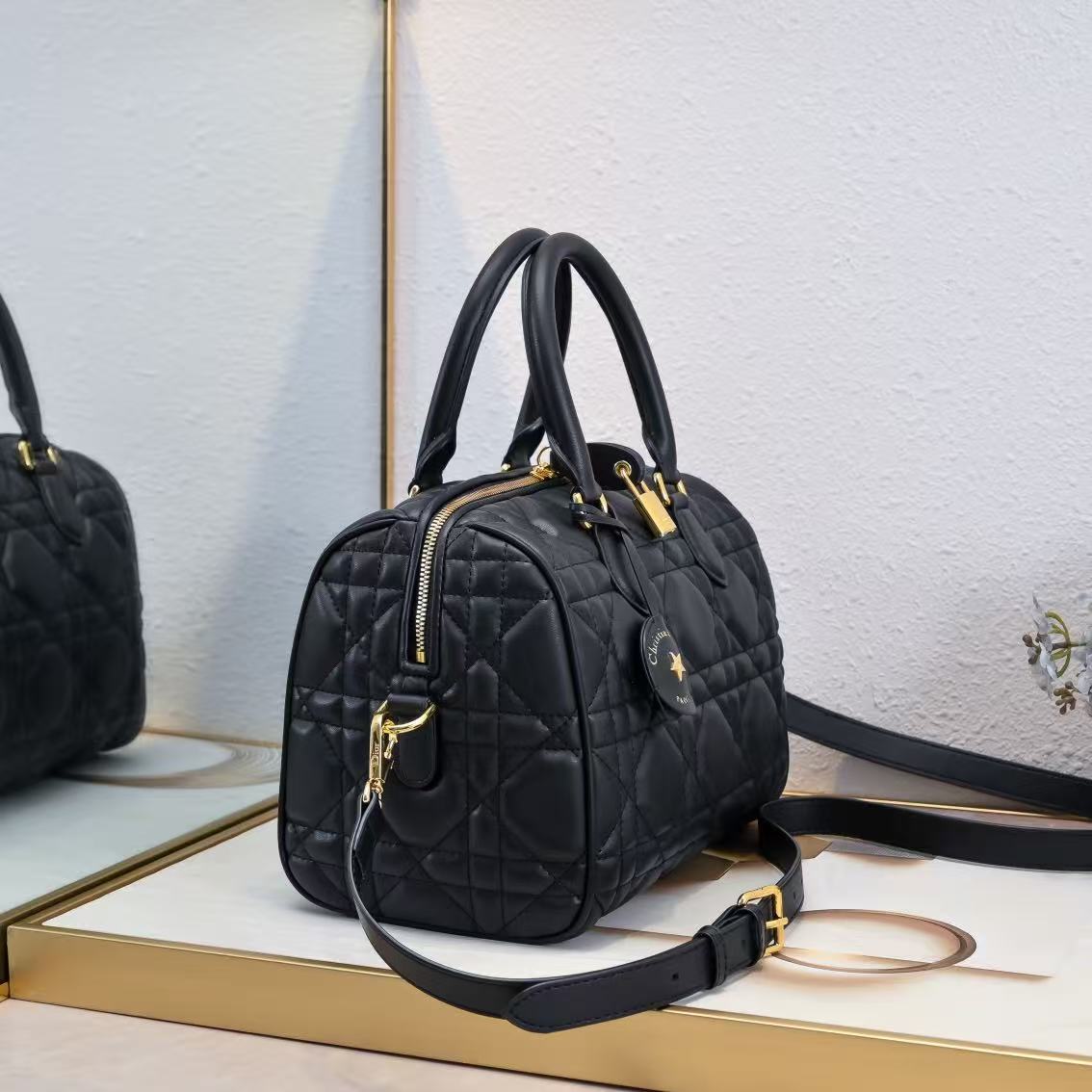 Groove 25 handbag